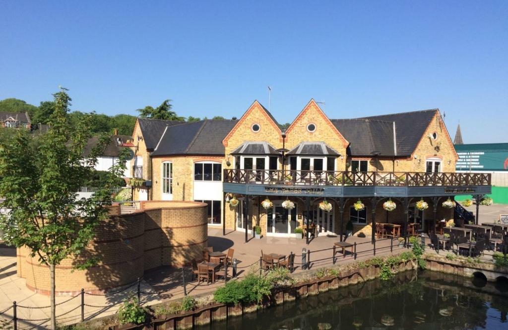 Wing House Villa Hemel Hempstead Exterior photo